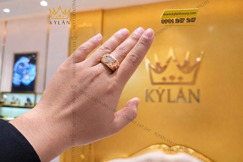 Nhẫn chữ B vàng hồng Au750 đính kim cương