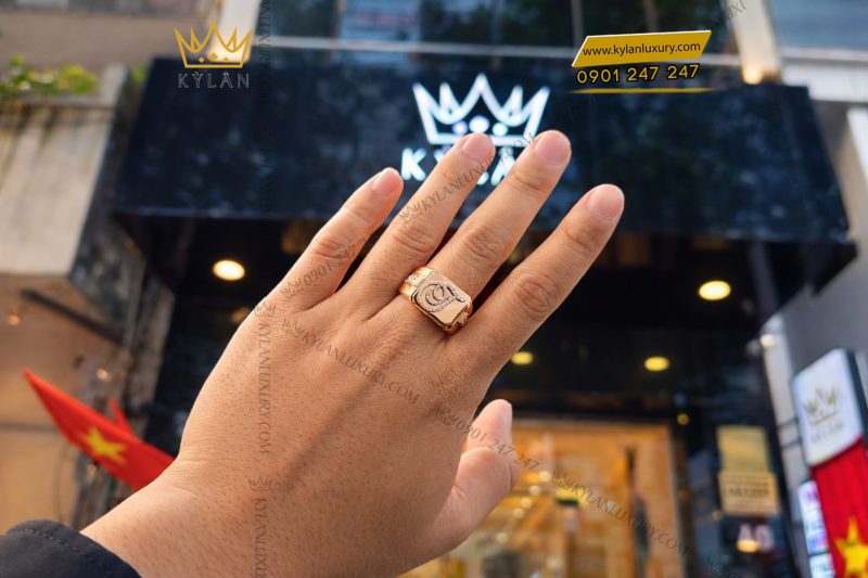 Nhẫn chữ T vàng hồng Au750 đính kim cương