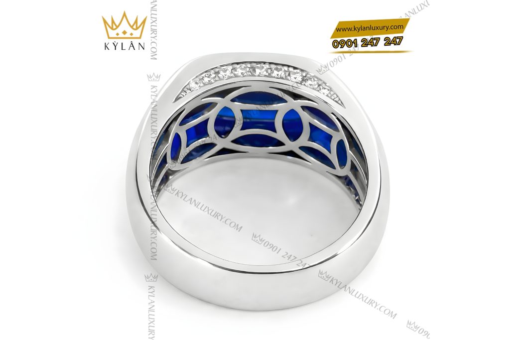 Nhẫn nam vàng trắng Au750 đính kim cương và đá sapphire xanh 3 Nhẫn nam vàng trắng Au750 đính kim cương và đá sapphire xanh