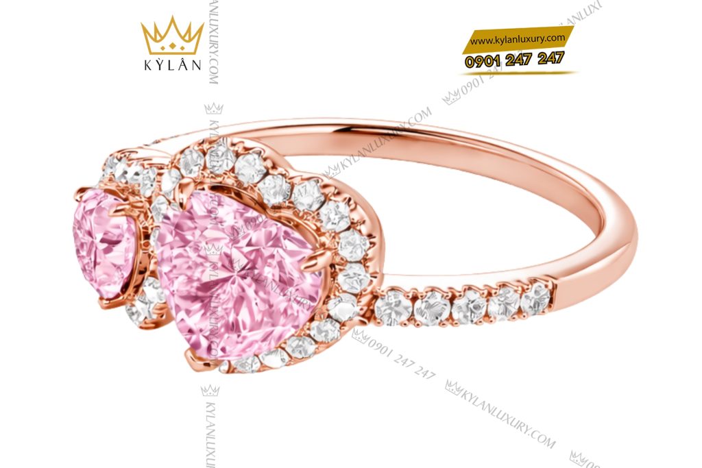 Nhẫn nữ vàng hồng Au750 đính kim cương và đá quý hồng 9 Kỳ Lân Luxury Nhan nu vang hong Au750 dinh kim cuong va da quy hong 4 Nhẫn nữ vàng hồng Au750 đính kim cương và đá quý hồng