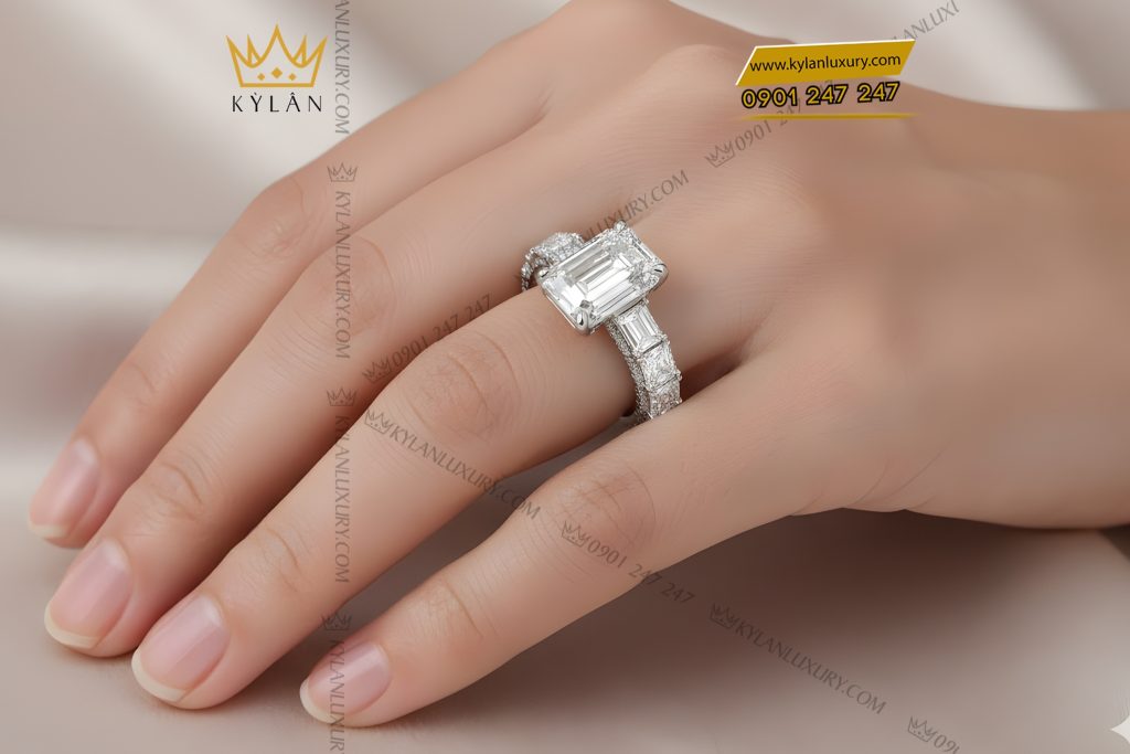 Kỳ Lân Luxury Nhan nu vang trang Au750 dinh kim cuong baguette 9 Nhẫn nữ vàng trắng Au750 đính kim cương baguette