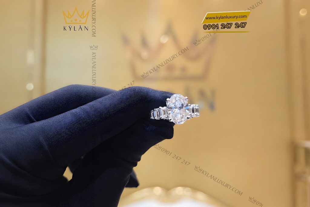 Kỳ Lân Luxury Nhan vang trang Au750 dinh kim cuong Oval 11 Nhẫn vàng trắng Au750 đính kim cương Oval
