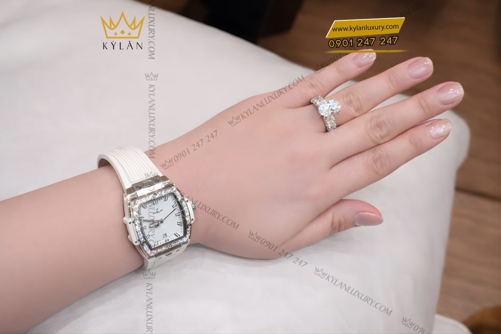 Kỳ Lân Luxury Nhan vang trang Au750 dinh kim cuong Oval 7 Nhẫn vàng trắng Au750 đính kim cương Oval