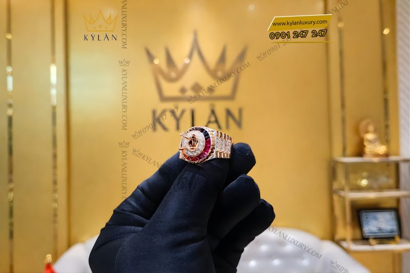 Vỏ nhẫn Rolex vàng hồng Au750 đính kim cương và đá quý Rainbow