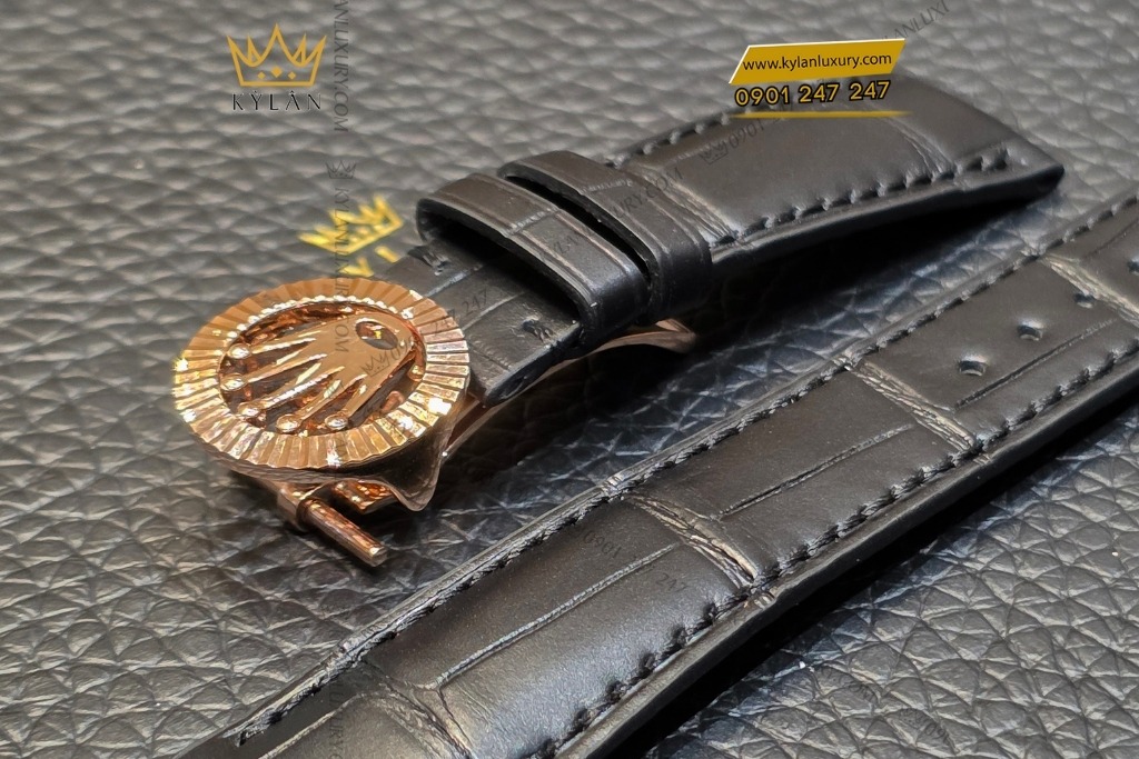 Khóa gập Rolex vương miện vành khía vàng hồng Au750 15 Kỳ Lân Luxury khoa gap rolex vuong mien vanh khia vang hong au750 10 1 Khóa gập Rolex vương miện vành khía vàng hồng Au750