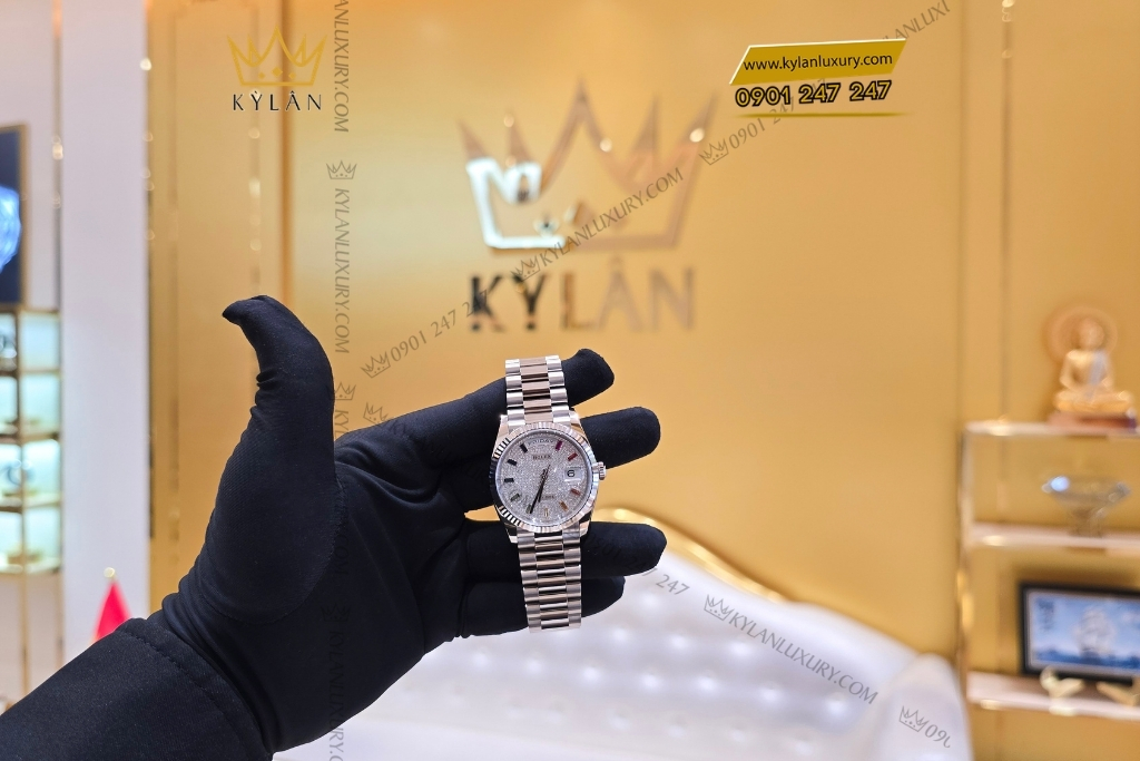 Kỳ Lân Luxury rolex day date 36 128239 0019 vang trang rainbow 4 1 Đồng hồ Rolex Day Date 36 vàng trắng cọc rainbow 128239-0019