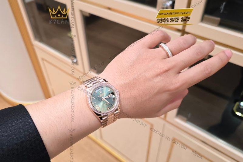 Đồng hồ Rolex Day Date 36 Olive custom vành kim vuông 128235-0089