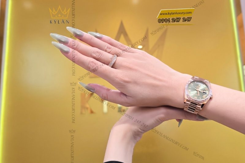Đồng hồ Rolex Day Date 36 Olive custom vành kim vuông 128235-0089