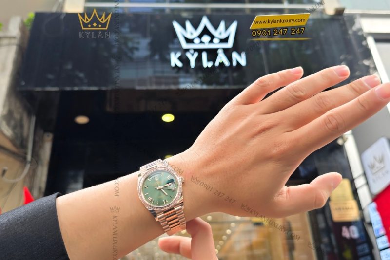Đồng hồ Rolex Day Date 36 Olive custom vành kim vuông 128235-0089