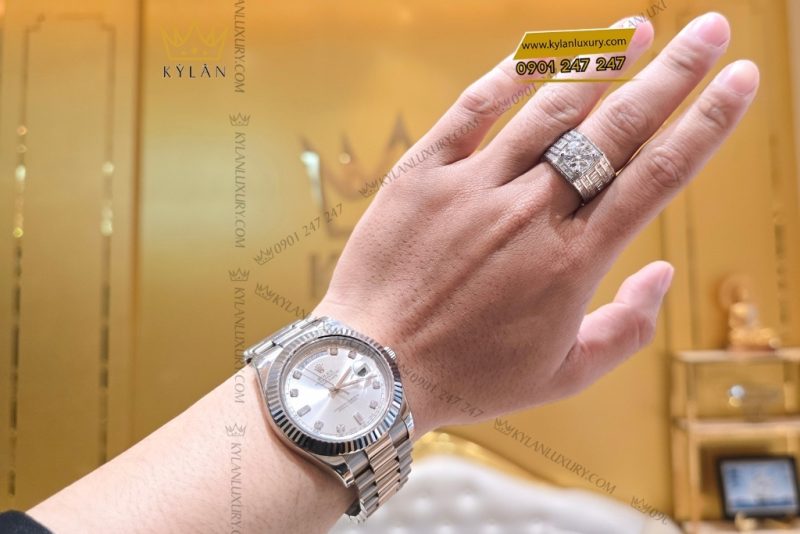Đồng hồ Rolex Day Date 41 mặt số bạc cọc kim cương 218239-0006