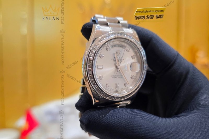 Đồng hồ Rolex Day Date 41 vàng trắng custom vành kim vuông 218239-0006