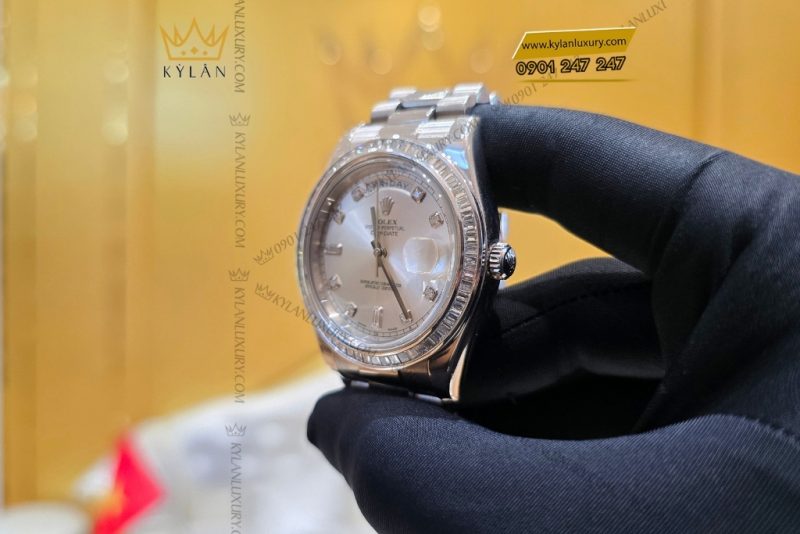 Đồng hồ Rolex Day Date 41 vàng trắng custom vành kim vuông 218239-0006
