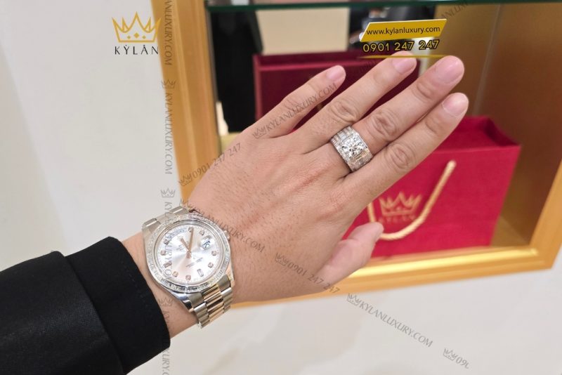 Đồng hồ Rolex Day Date 41 vàng trắng custom vành kim vuông 218239-0006