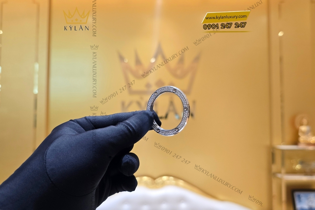 Kỳ Lân Luxury vanh bezel kim cuong hublot classic fusion 45mm 3 Vành bezel kim cương Hublot Classic Fusion 45mm