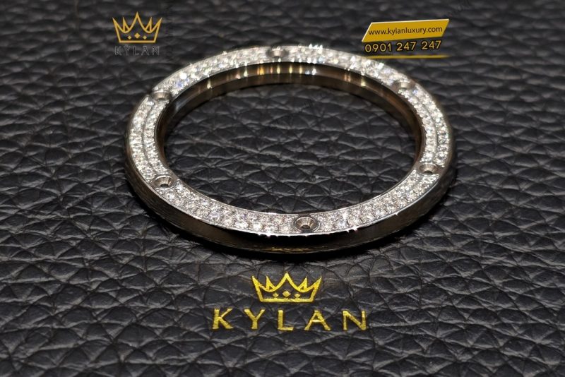 Vành bezel kim cương Hublot Classic Fusion 45mm