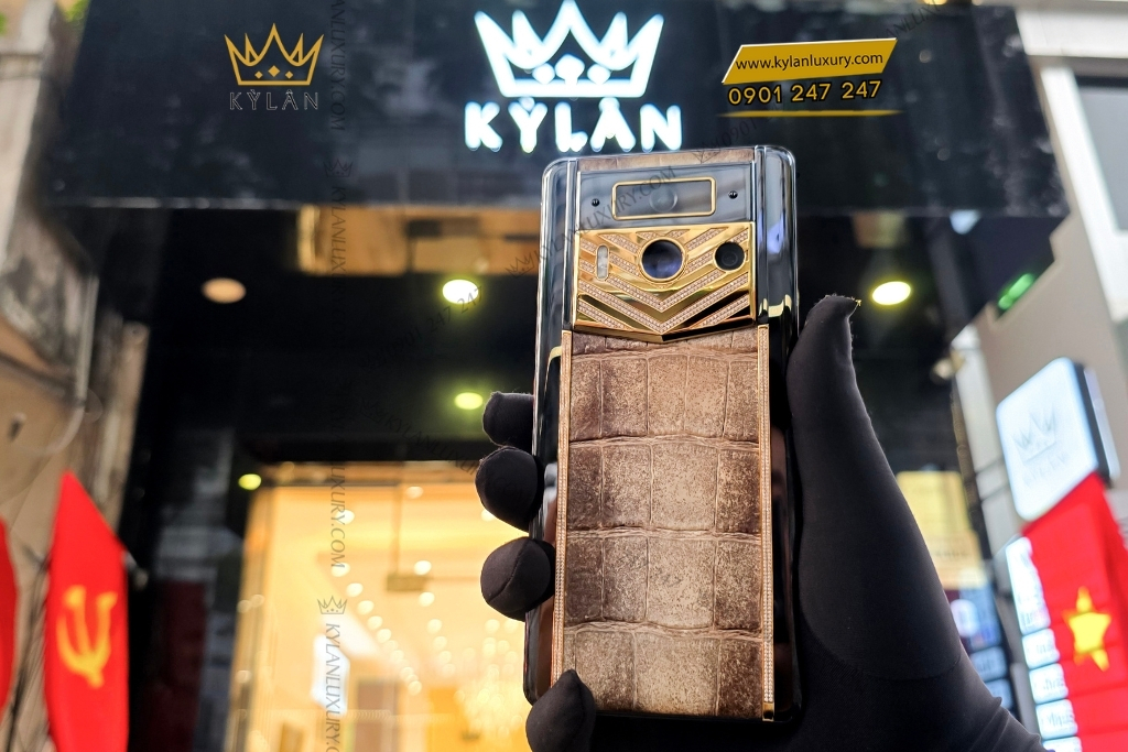 Kỳ Lân Luxury vertu meta 2 vang vang dinh kim cuong 4 1 Điện thoại Vertu Meta 2 vàng vàng đính kim cương
