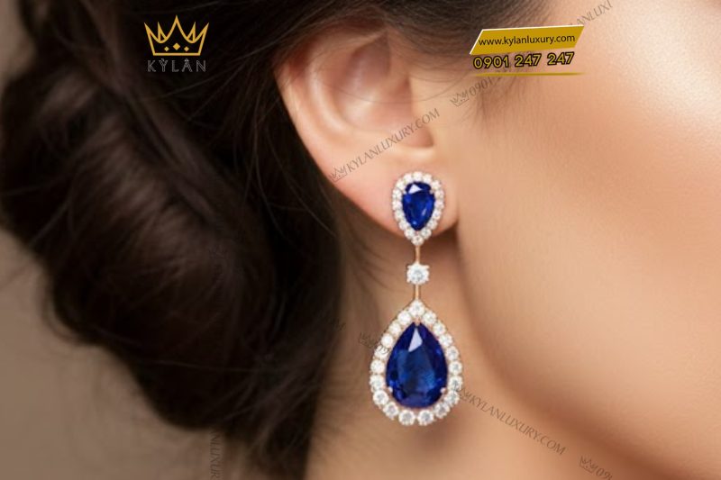 Bông tai vàng hồng Au750 đính kim cương và đá quý xanh