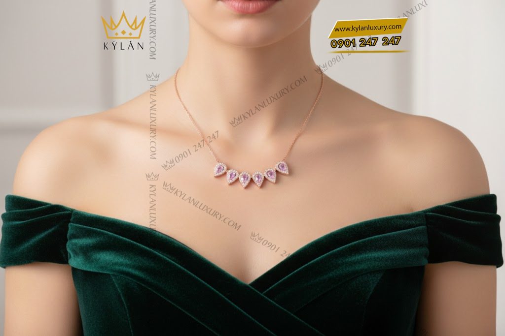 Dây chuyền vàng hồng Au750 đính kim cương và đá quý hồng