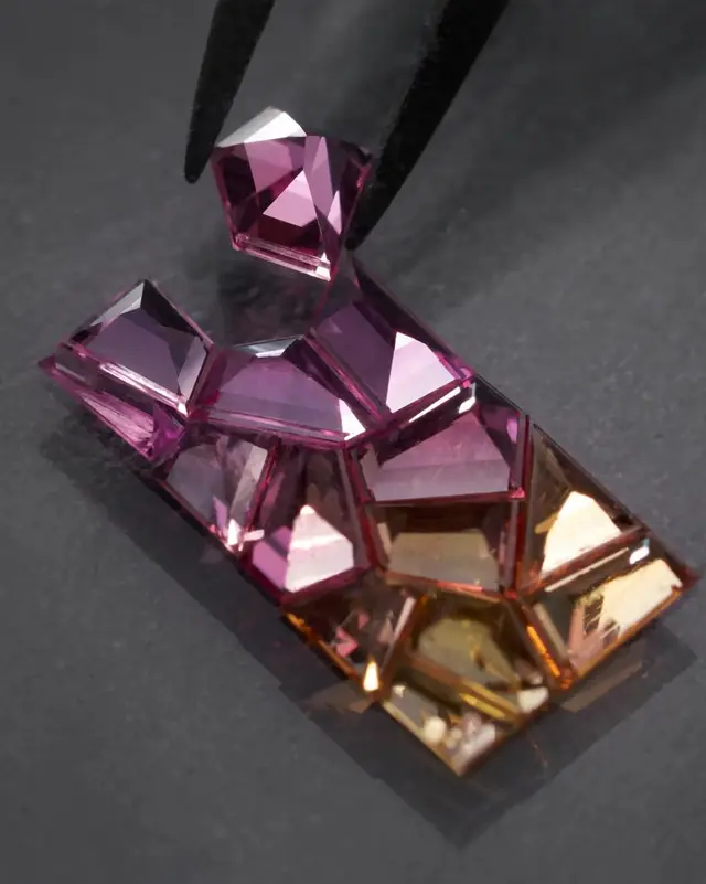 Kỳ Lân Luxury Dong ho Ulysse Nardin Blast Sparkling Rainbow KYLAN2026 7 Đồng hồ Ulysse-Nardin Blast Sparkling Rainbow