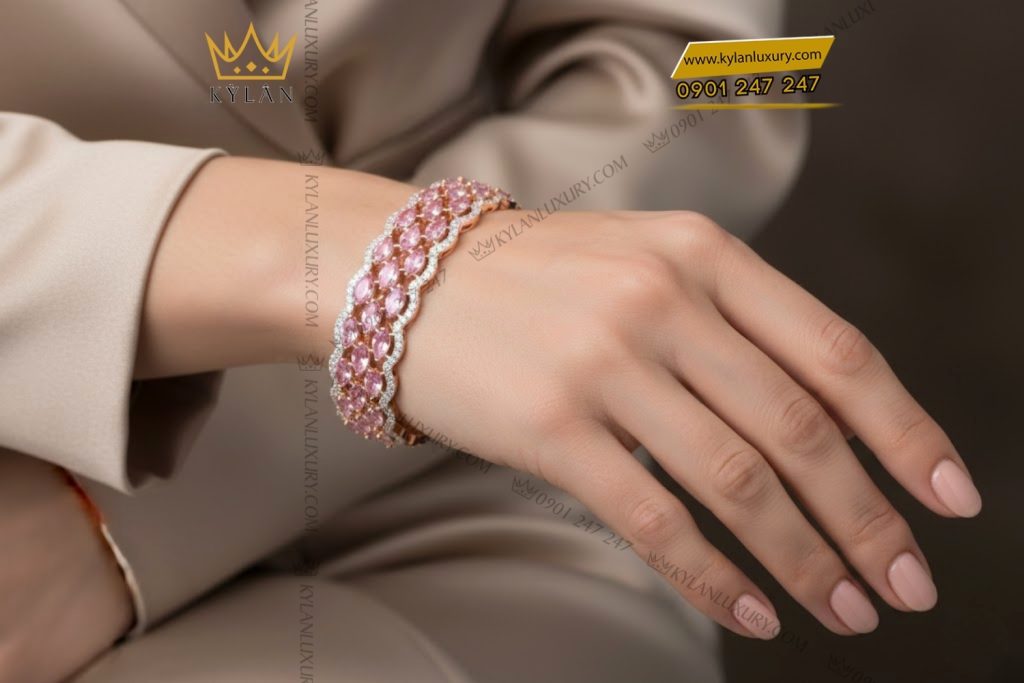 Lắc tay vàng hồng Au750 đính kim cương và đá quý hồng