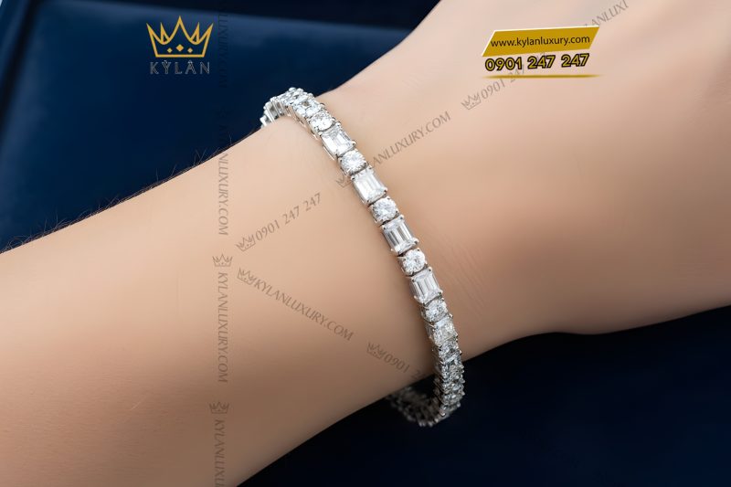 Lắc tay vàng trắng Au750 đính kim cương