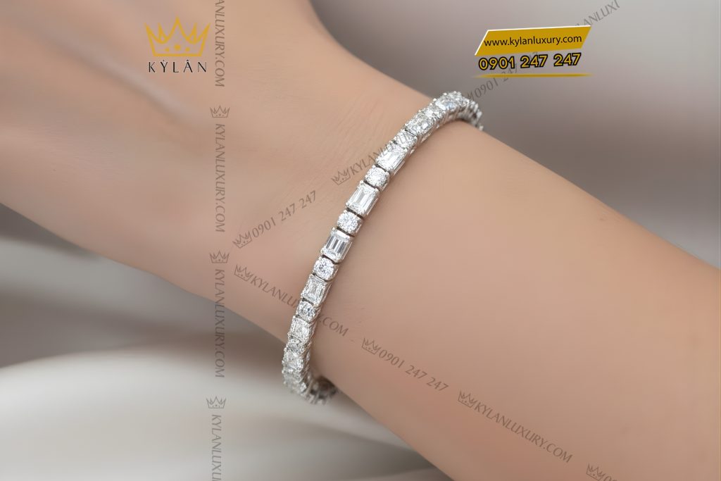 Lắc tay vàng trắng Au750 đính kim cương