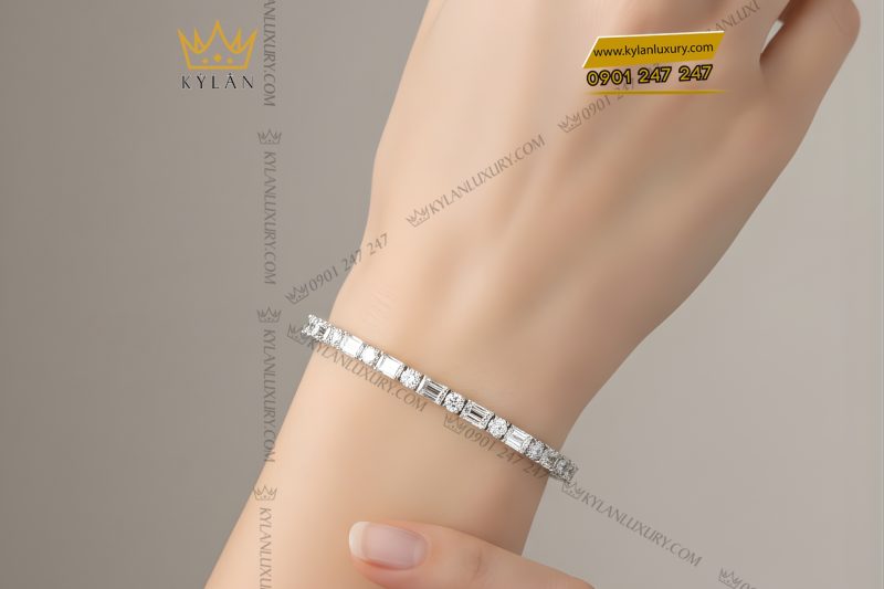 Lắc tay vàng trắng Au750 đính kim cương