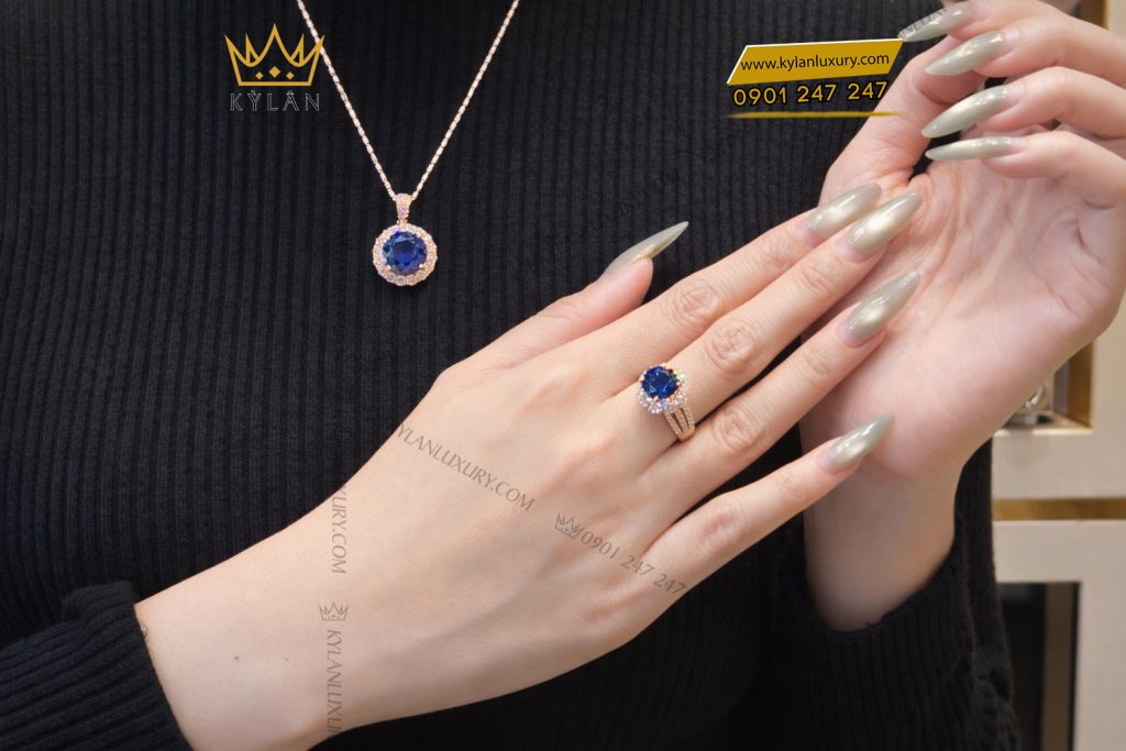 Kỳ Lân Luxury Mat day chuyen vang hong Au750 dinh kim cuong va da sapphire xanh 14 Mặt dây chuyền vàng hồng Au750 đính kim cương và đá sapphire xanh