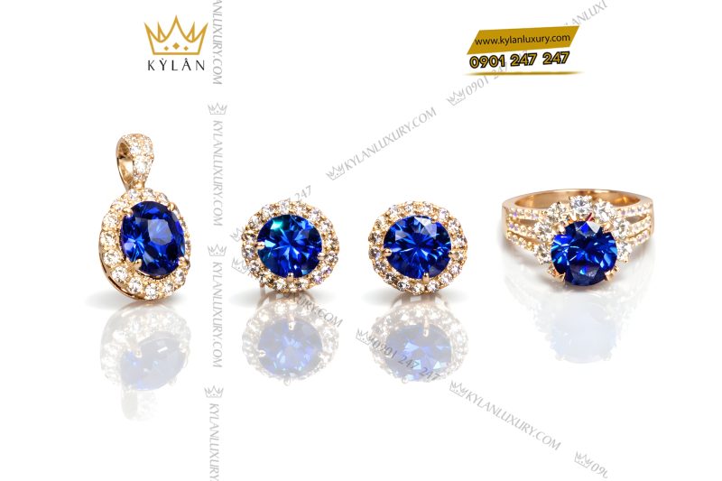 Mặt dây chuyền vàng hồng Au750 đính kim cương và đá sapphire xanh