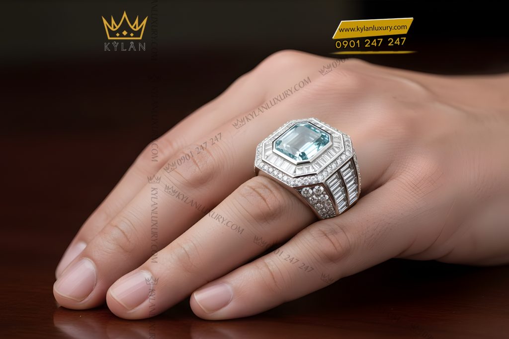 Nhẫn nam vàng trắng Au750 đính kim cương và đá quý xanh 16 Kỳ Lân Luxury Nhan nam vang trang Au750 dinh kim cuong va da quy xanh 10 Nhẫn nam vàng trắng Au750 đính kim cương và đá quý xanh