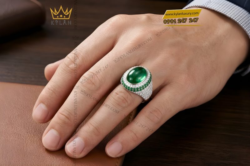 Nhẫn nam vàng trắng Au750 đính kim cương và ngọc lục bảo