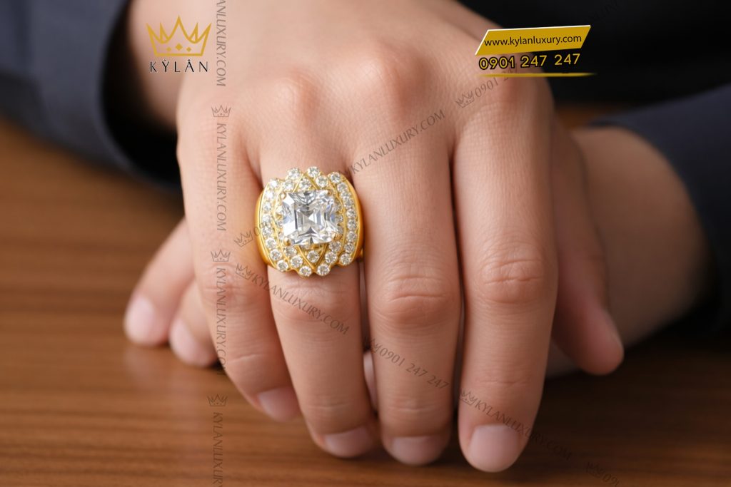 Nhẫn nam vàng vàng Au750 đính viên chủ kim cương vuông 12ly