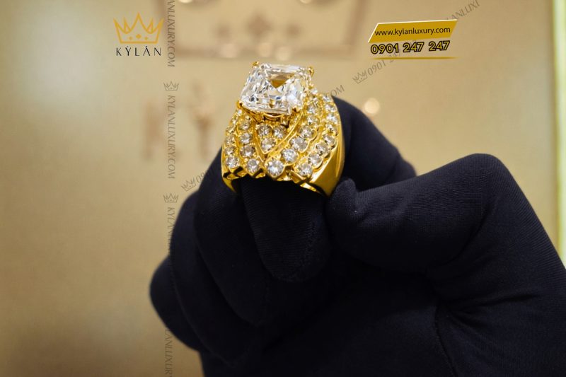Nhẫn nam vàng vàng Au750 đính viên chủ kim cương vuông 12ly