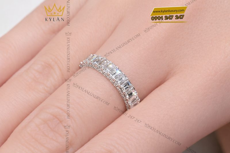 Nhẫn nữ vàng trắng Au750 đính kim cương baguette