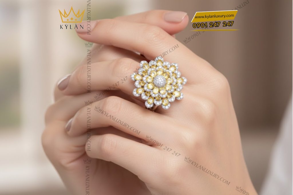 Kỳ Lân Luxury Nhan nu vang trang Au750 dinh kim cuong va da quy vang 7 Nhẫn nữ vàng trắng Au750 đính kim cương và đá quý vàng