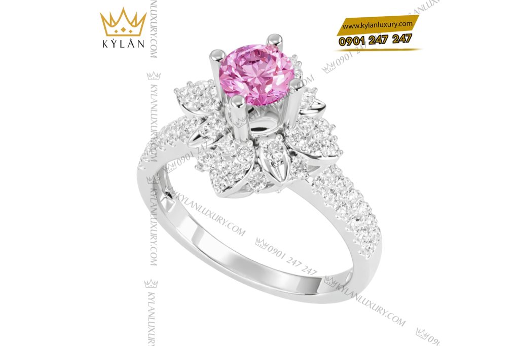 Kỳ Lân Luxury Nhan nu vang trang Au750 dinh kim cuong va sapphire hong 6 Nhẫn nữ vàng trắng Au750 đính kim cương và sapphire hồng