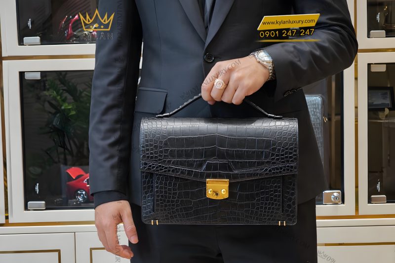 Túi Clutch da cá Alligator black