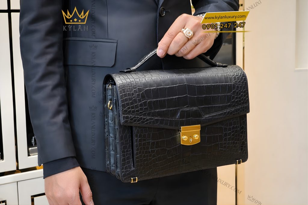 Túi Clutch da cá Alligator black