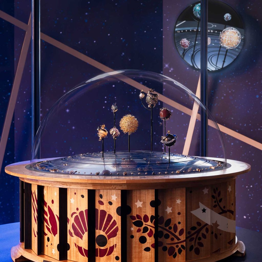 Thương hiệu Van Cleef & Arpels hóa thơ ca tại Hồng Kông 3 Kỳ Lân Luxury Van Cleef Arpels hoa tho ca tai Hong Kong Kylan20261 Thương hiệu Van Cleef & Arpels hóa thơ ca tại Hồng Kông