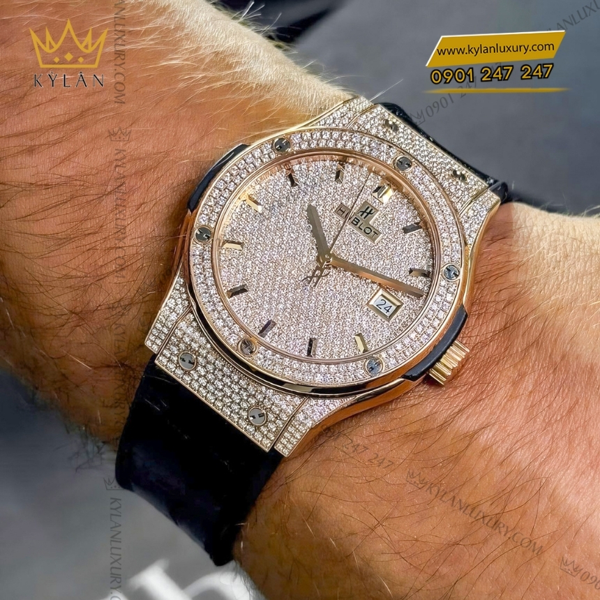 Kỳ Lân Luxury hublot classic fusion king gold full pave 42 2 Đồng hồ Hublot Classic Fusion King Gold Full Pave 42mm