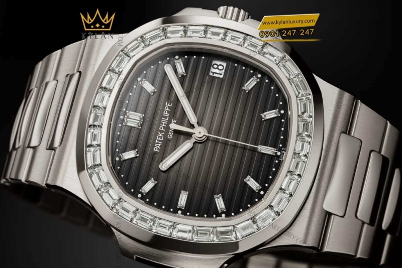 Đồng hồ Patek Philippe Nautilus Platinum vành kim cương 5711/110P-001