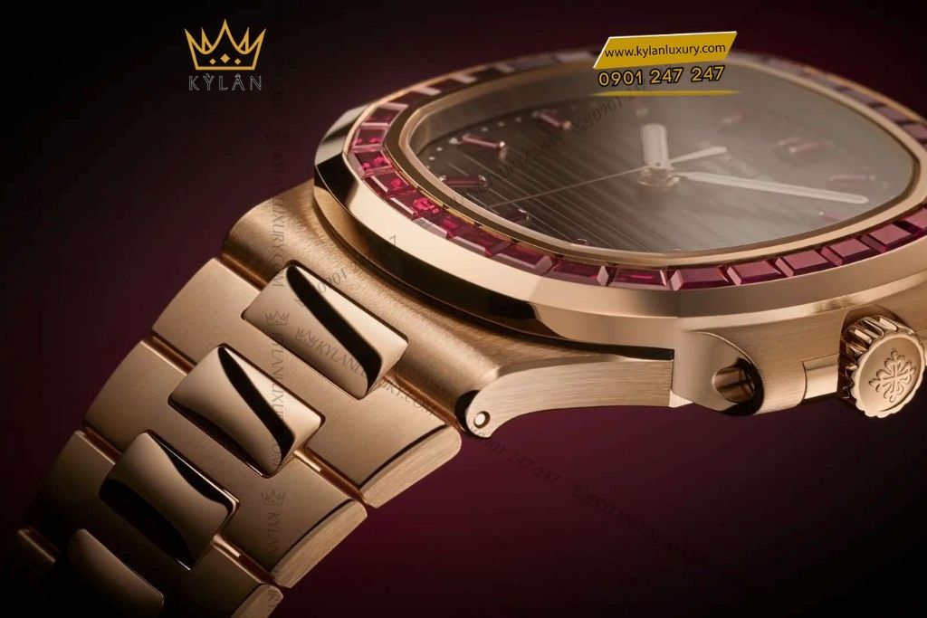 Kỳ Lân Luxury patek philippe nautilus 5723 112r 001 vanh ruby 3 Đồng hồ Patek Philippe Nautilus vàng hồng vành ruby 5723/112R-001