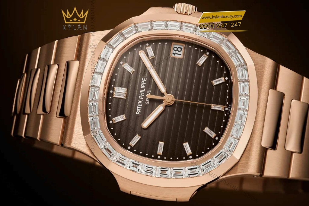 Kỳ Lân Luxury patek philippe nautilus 5723 1r 010 vanh kim cuong vuong 5 Đồng hồ Patek Philippe Nautilus vàng hồng vành kim vuông 5723/1R-010