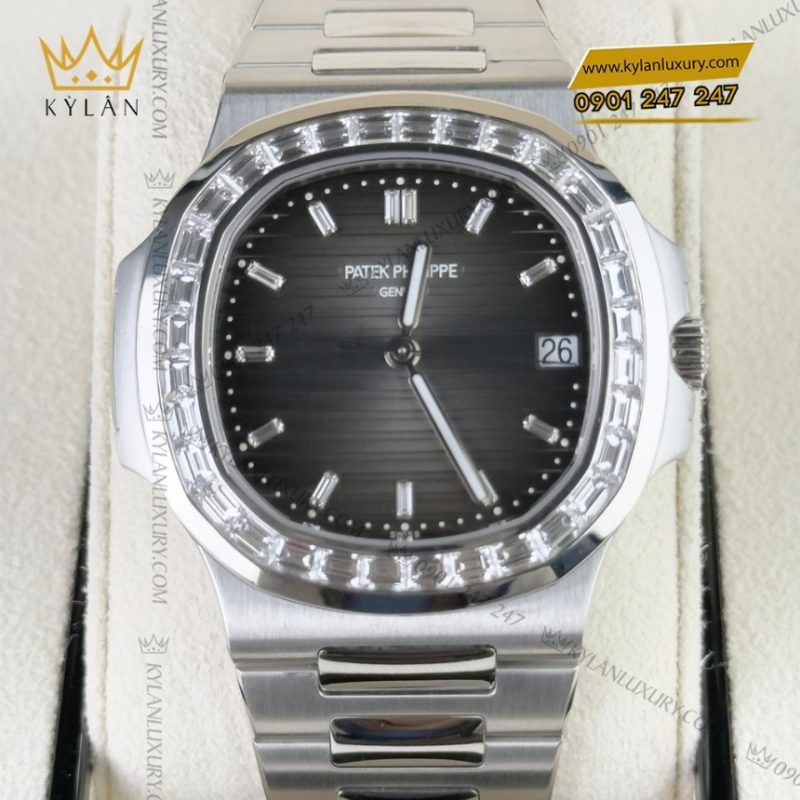 Đồng hồ Patek Philippe Nautilus Platinum vành kim cương 5711/110P-001