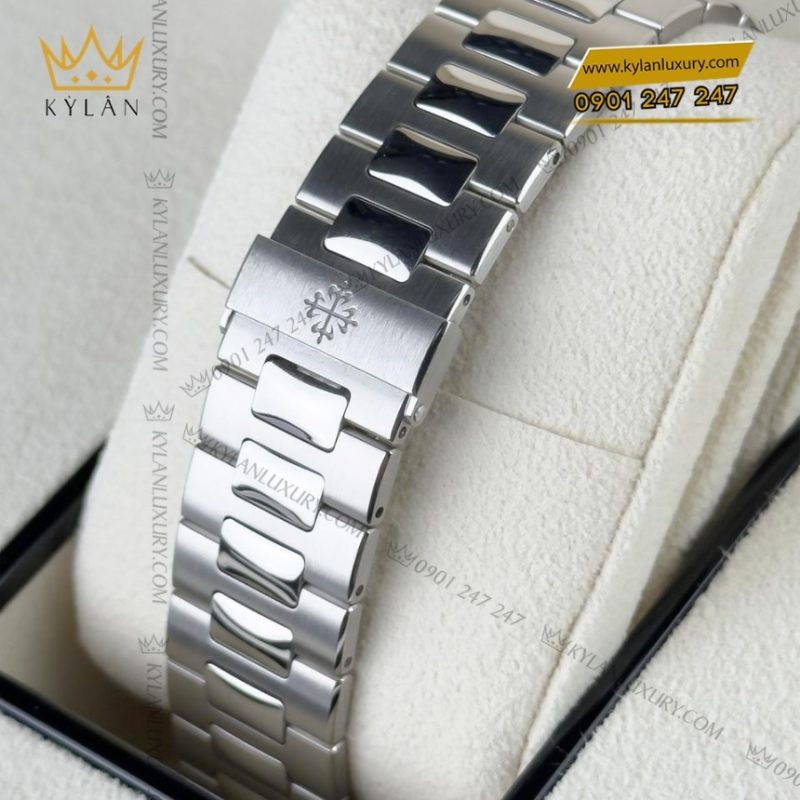 Đồng hồ Patek Philippe Nautilus Platinum vành kim cương 5711/110P-001
