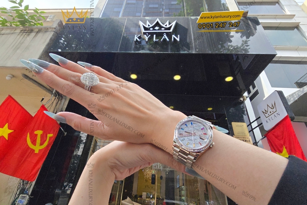 Kỳ Lân Luxury rolex day date 36 vang trang custom vanh kim vuong 128239 3 Đồng hồ Rolex Day Date 36 vàng trắng custom vành kim vuông 128239