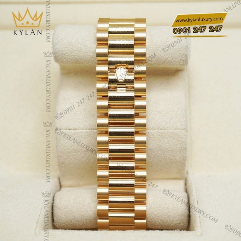 Đồng hồ Rolex Day Date 40 mặt bạc cọc La Mã 228238-0002