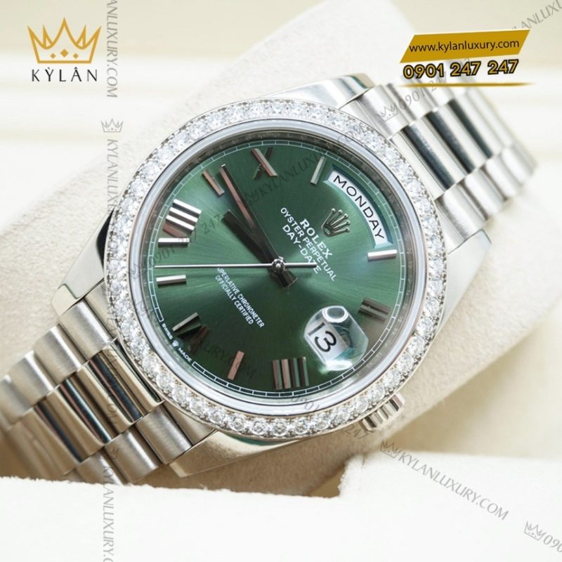 Đồng hồ Rolex Day Date 40 xanh olive vành kim cương 228349RBR-0030