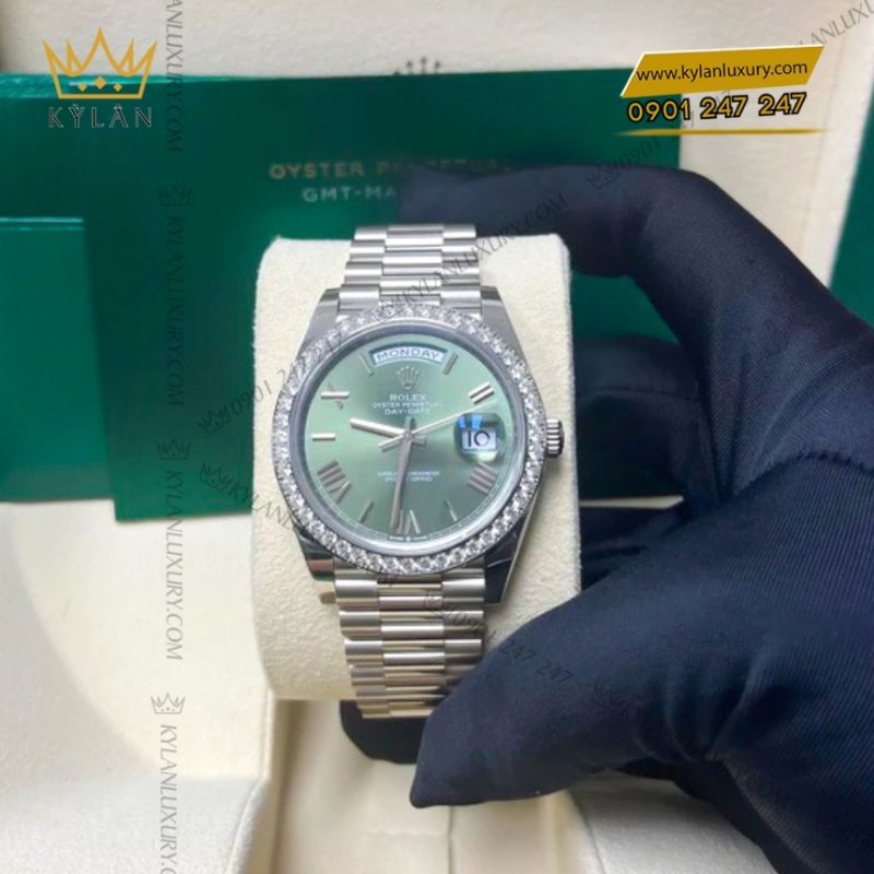 Đồng hồ Rolex Day Date 40 xanh olive vành kim cương 228349RBR-0030