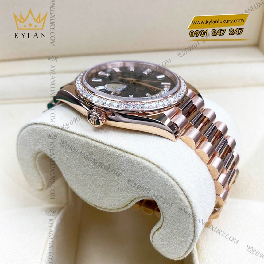 Kỳ Lân Luxury rolex day date 40 eisenkiesel 228345rbr 0016 3 Đồng hồ Rolex Day Date 40 mặt thạch anh kim cương 228345RBR-0016